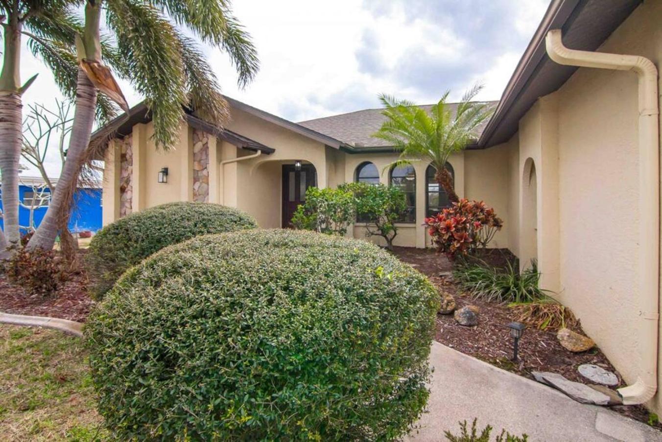 House With A Boatyour Private Waterfront Resort Port Charlotte Exterior foto