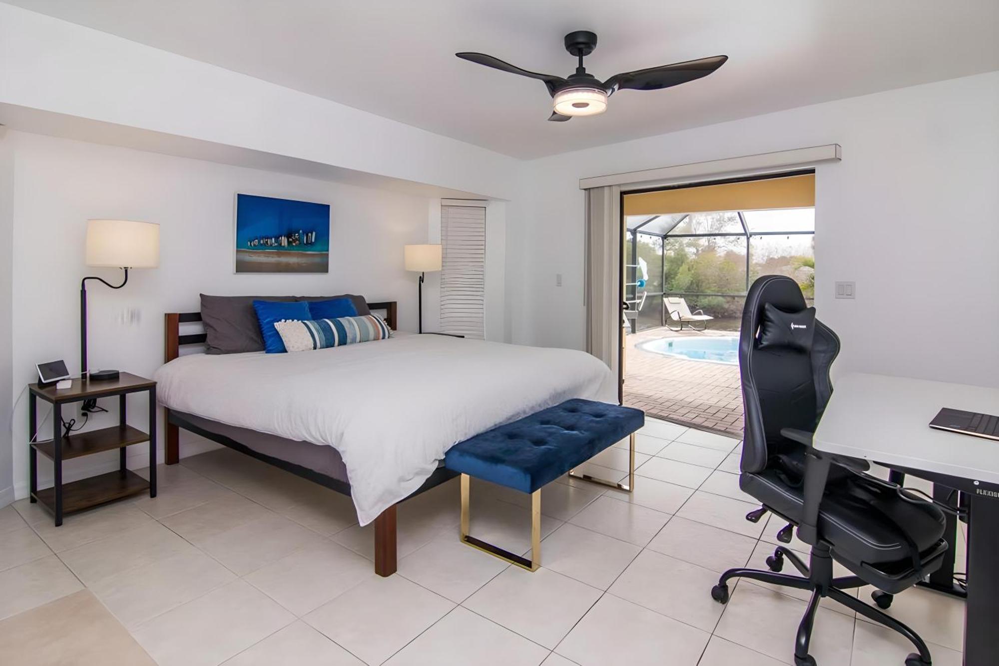 House With A Boatyour Private Waterfront Resort Port Charlotte Exterior foto